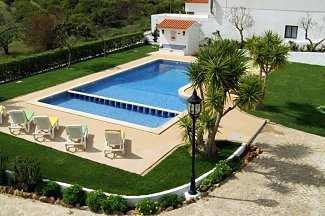 Cottages to rent in Olhos d Aqua, Algarve, Portugal