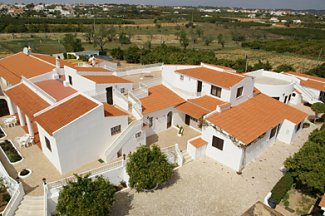 Cottages to rent in Olhos d Aqua, Algarve, Portugal