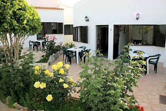 Cottages to rent in Olhos d Aqua, Algarve, Portugal