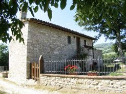 Country Houses to rent in Todi, Umbria, Italy