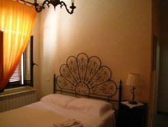 Country Houses to rent in Todi, Umbria, Italy