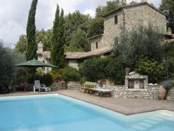 Country Houses to rent in Todi, Umbria, Italy