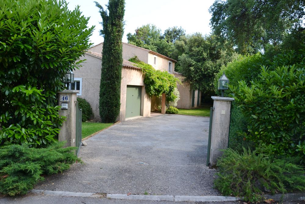 Villas to rent in Valbonne, Provence Alpes Cote d'Azur, France