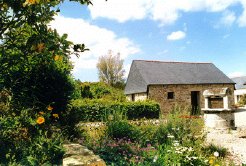 Cottages to rent in Saint Evarzec, South Brittany, France