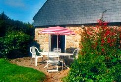 Cottages to rent in Saint Evarzec, South Brittany, France