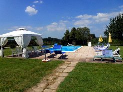 Holiday Farms to rent in Assisi, Umbria, Italy