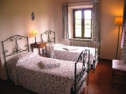 Holiday Farms to rent in Assisi, Umbria, Italy