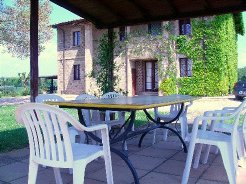 Holiday Farms to rent in Assisi, Umbria, Italy