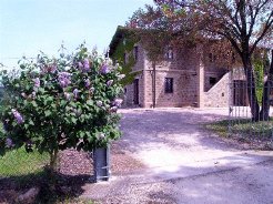 Holiday Farms to rent in Assisi, Umbria, Italy