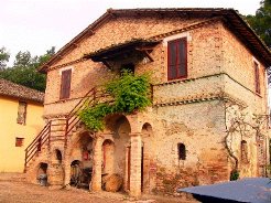 Holiday Farms to rent in Assisi, Umbria, Italy