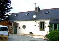 Cottages to rent in Guingamp, cotes d' armor, France