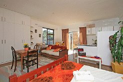 Apartments to rent in Bloubergstrand, Cape Town, South Africa