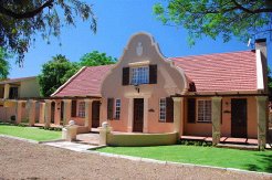 Holiday Rentals & Accommodation - Guest Lodges - South Africa - North West - Lichtenburg
