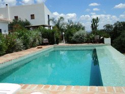 Holiday Apartments to rent in Alozaina, Malaga, Spain