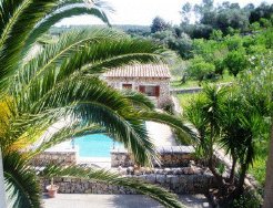 Holiday Houses to rent in Costitx, Middle of Mallorca, Spain