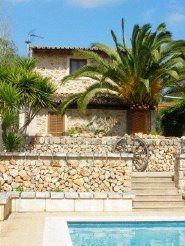 Holiday Houses to rent in Costitx, Center of Mallorca, Spain