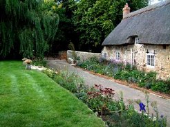 Country Cottages to rent in Freshwater, Isle of Wight, United Kingdom
