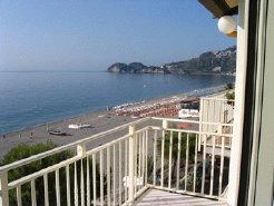 Beachfront Accommodation to rent in Taormina, Sicily, Italy