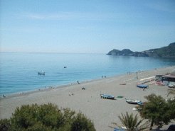 Beachfront Apartments to rent in Taormina, Sicily, Italy