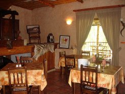 Bed and Breakfasts to rent in Oudtshoorn, Klein Karoo, South Africa