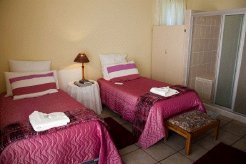 Bed and Breakfasts to rent in Oudtshoorn, Klein Karoo, South Africa