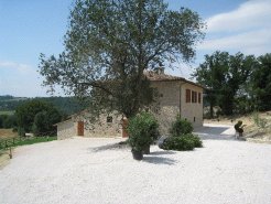 Country Houses to rent in Todi, Umbria, Italy