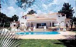 Villas to rent in Quarteira, Central Algarve, Portugal