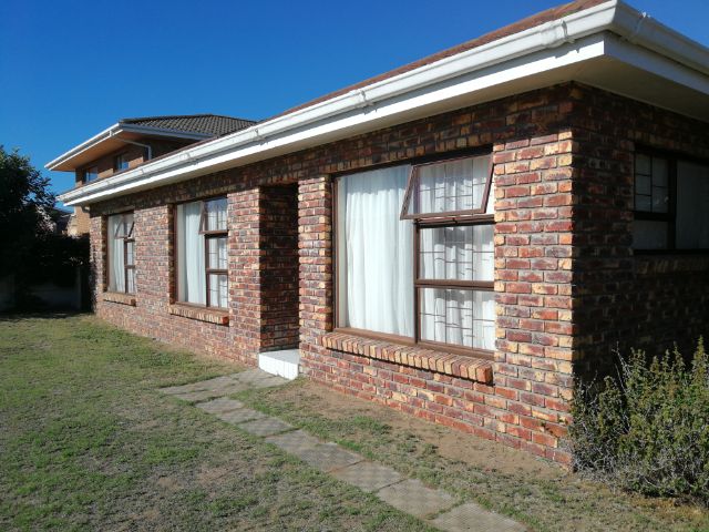 Holiday Accommodation to rent in Reebok, Garden Route, South Africa