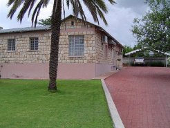 Holiday Rentals & Accommodation - Bed and Breakfasts - Namibia - Northern Namibia - Grootfontein