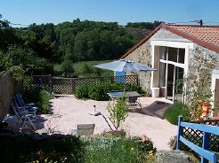 Holiday Rentals & Accommodation - Farm Cottages - France - Vendee - Chateau Guibert
