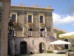 Holiday Rentals & Accommodation - Farm Cottages - Italy - Sicilia - Catania