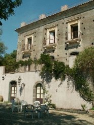 Farm Cottages to rent in Catania, Sicilia, Italy