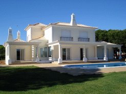 Villas to rent in Fonte Santa, Quarteira, Portugal