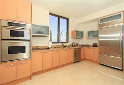 Beachfront Accommodation to rent in Miami, Miami / Ft. Lauderdale, United States