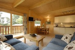 Country Lodges to rent in Crawley, West Sussex, England