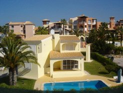 Holiday Rentals & Accommodation - Holiday Villas - Portugal - Vilamoura - Loule