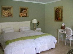 Guest Houses to rent in Somerset West, Western Cape, South Africa