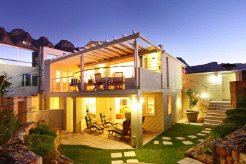 Holiday Houses to rent in Cape Town, Bakoven, South Africa