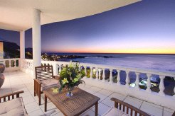 Beachfront Apartments to rent in Cape Town, Clifton, South Africa