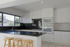 Holiday Houses to rent in Cape Town, Camps Bay, South Africa