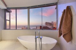 Exclusive Luxury Accommodation to rent in Cape Town, Bantry Bay, South Africa