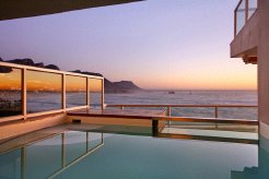 Holiday Rentals & Accommodation - Beachfront Apartments - South Africa - Atlantic Seaboard - Cape Town