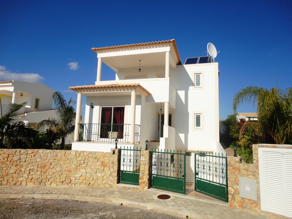 Villas to rent in Portimao, Algarve, Portugal