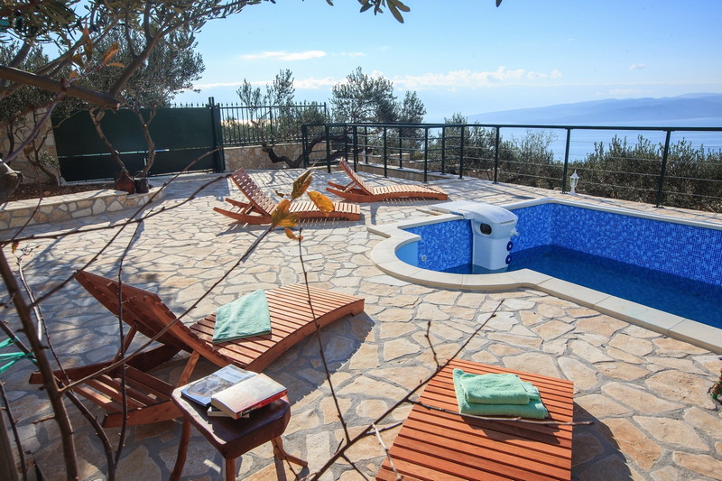 Holiday Villas to rent in Baska Voda, Dalmatia-Croatia, Croatia