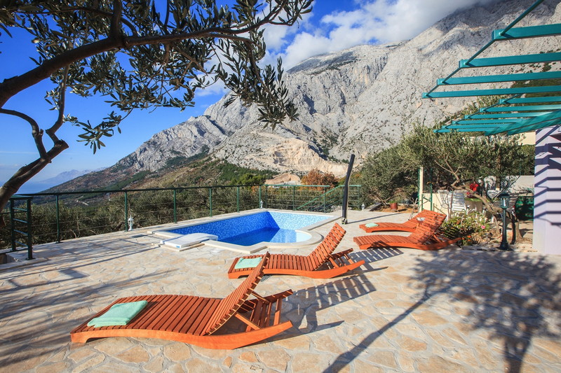 Holiday Villas to rent in Baska Voda, Dalmatia-Croatia, Croatia