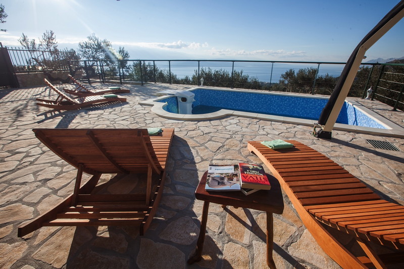 Holiday Villas to rent in Baska Voda, Dalmatia-Croatia, Croatia