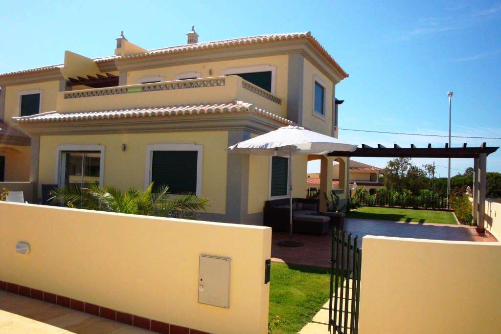 Houses to rent in Almancil, Algarve, Portugal