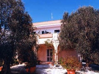 Budget Accommodation to rent in Vignacastrisi, Apulia, Italy