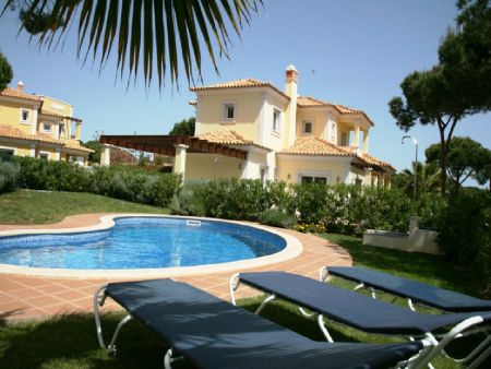 Villas to rent in Quarteira, Algarve, Portugal