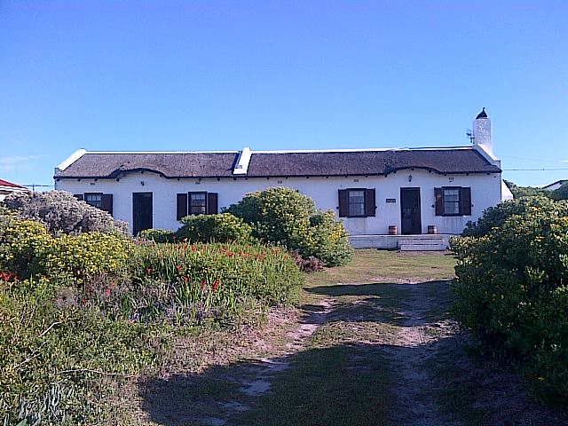 Holiday Rentals & Accommodation - Beach Cottages - South Africa - Cape Agulhas - Struisbaai